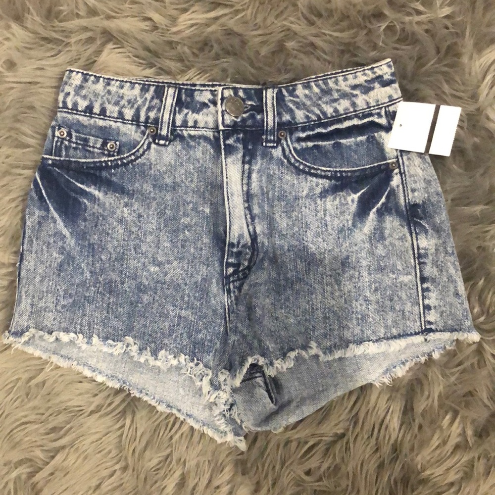 High rise jean cheeky BDG shorts. Size 25!